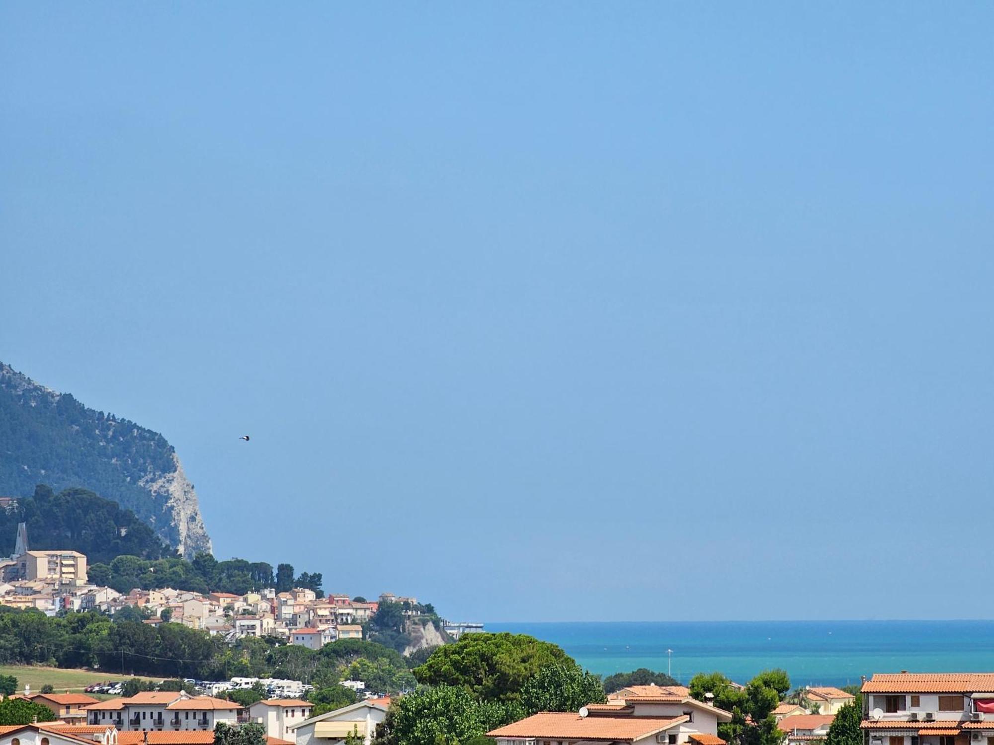 Voglia D'Amare Bed & Breakfast Нумана Екстериор снимка