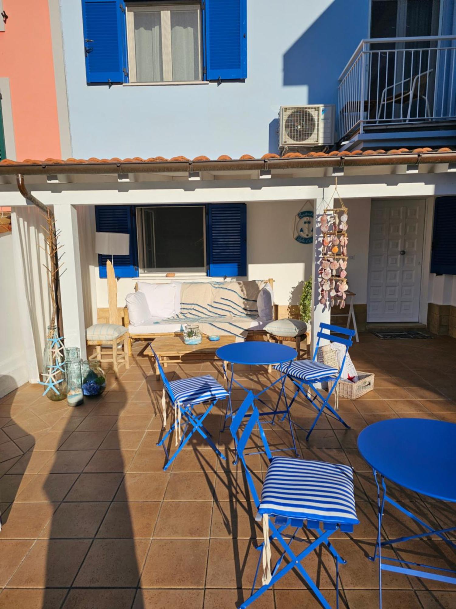 Voglia D'Amare Bed & Breakfast Нумана Екстериор снимка